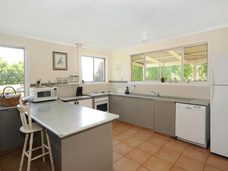 9617 New England Highway, Geham QLD 4352