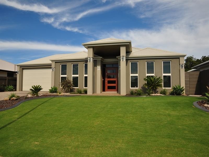 8 Beardsworth Court, Middle Ridge QLD 4350