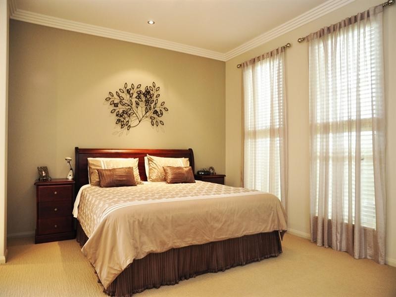 8 Beardsworth Court, Middle Ridge QLD 4350