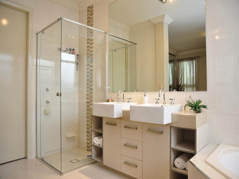 8 Beardsworth Court, Middle Ridge QLD 4350