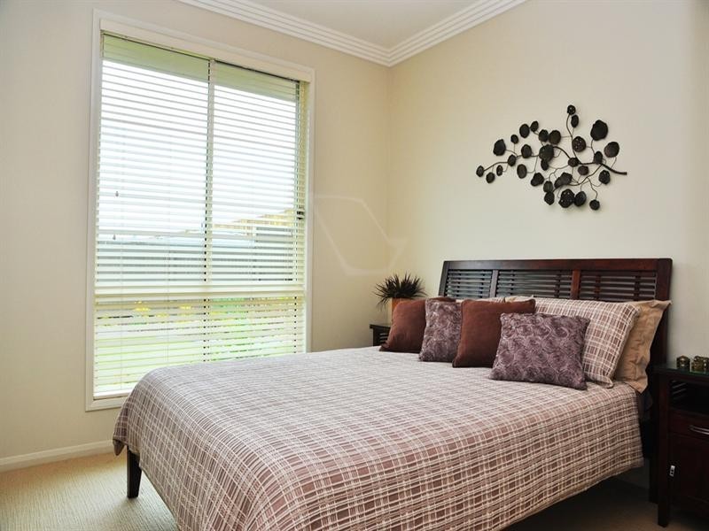 8 Beardsworth Court, Middle Ridge QLD 4350