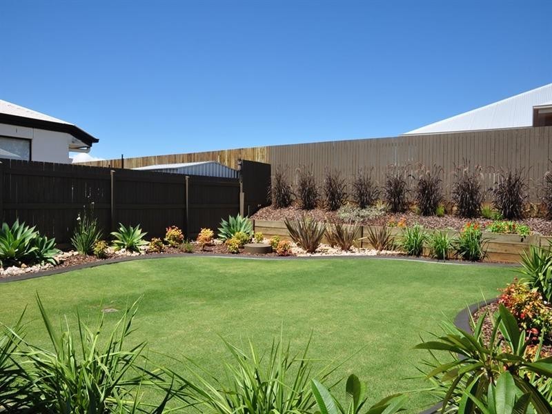 8 Beardsworth Court, Middle Ridge QLD 4350