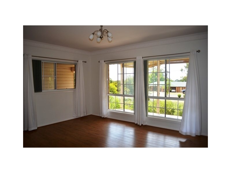 9 Flamingo Road, Highfields QLD 4352