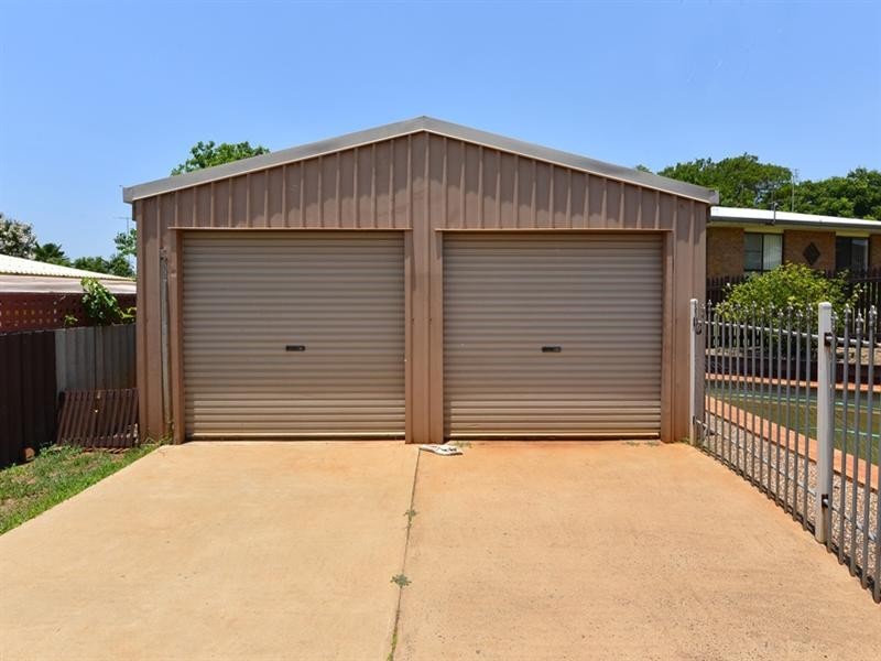 2 Herzer Court, Kearneys Spring QLD 4350