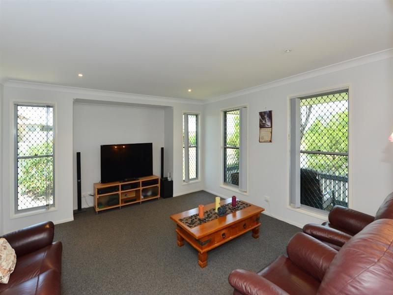 6 Tiley Street, Kearneys Spring QLD 4350