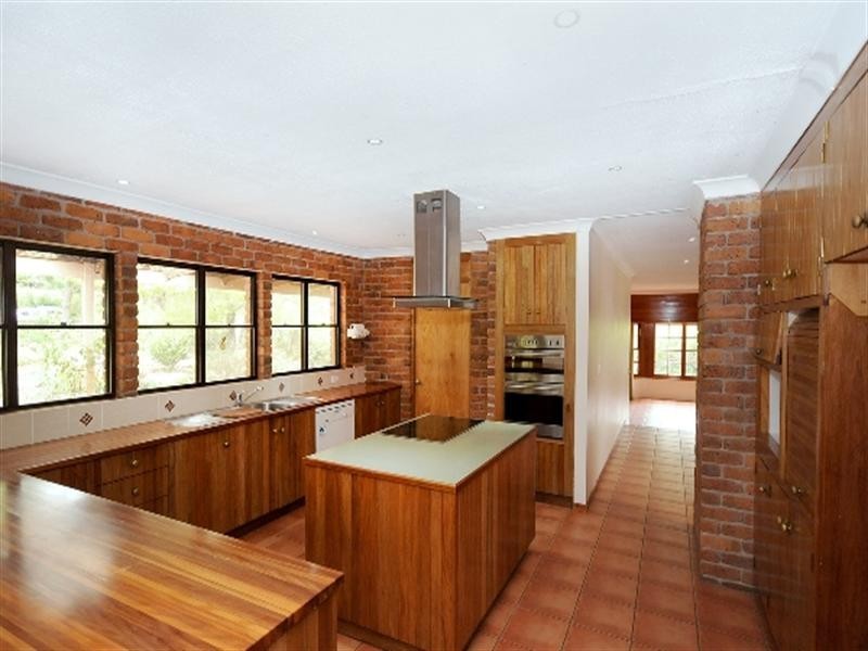 8 Michele Avenue, Highfields QLD 4352