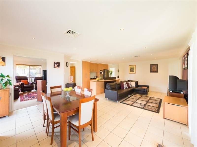 21 Fadden Crescent, Middle Ridge QLD 4350