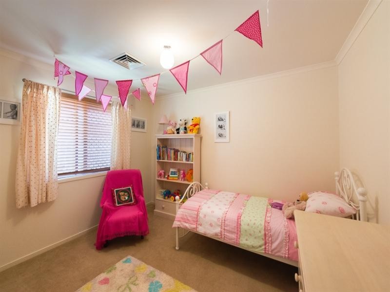 21 Fadden Crescent, Middle Ridge QLD 4350