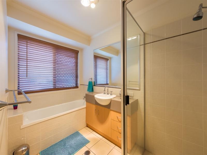 21 Fadden Crescent, Middle Ridge QLD 4350