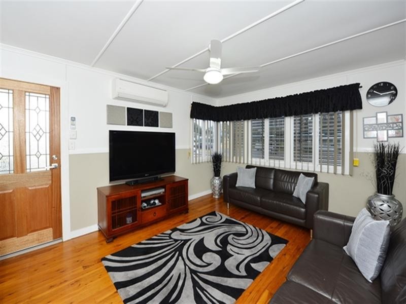 11 Hanlon Street, Newtown QLD 4350