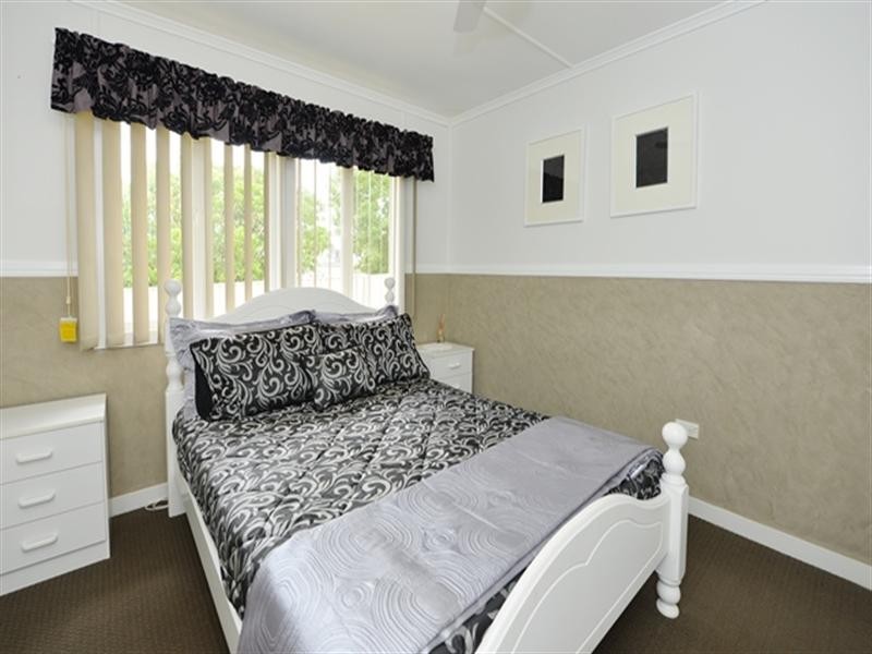 11 Hanlon Street, Newtown QLD 4350