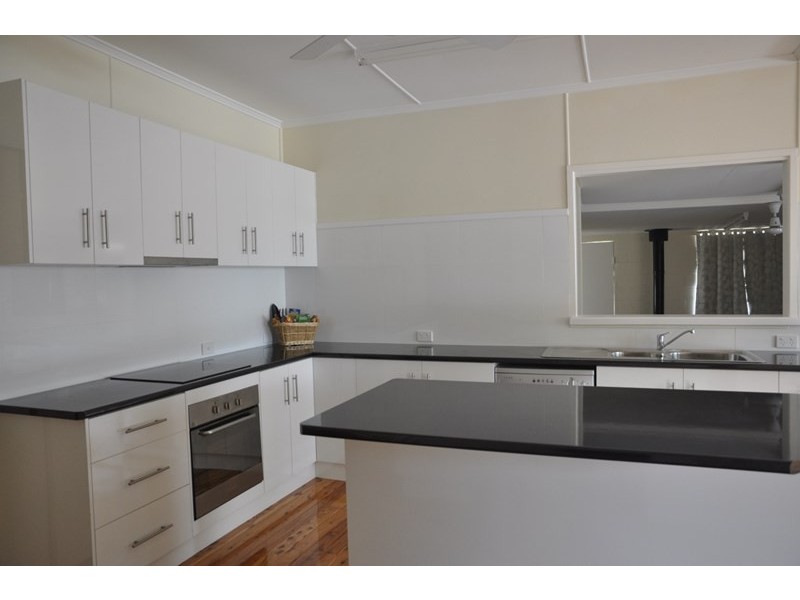 9 Dodd Street, Newtown QLD 4350