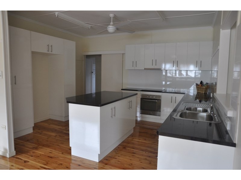 9 Dodd Street, Newtown QLD 4350