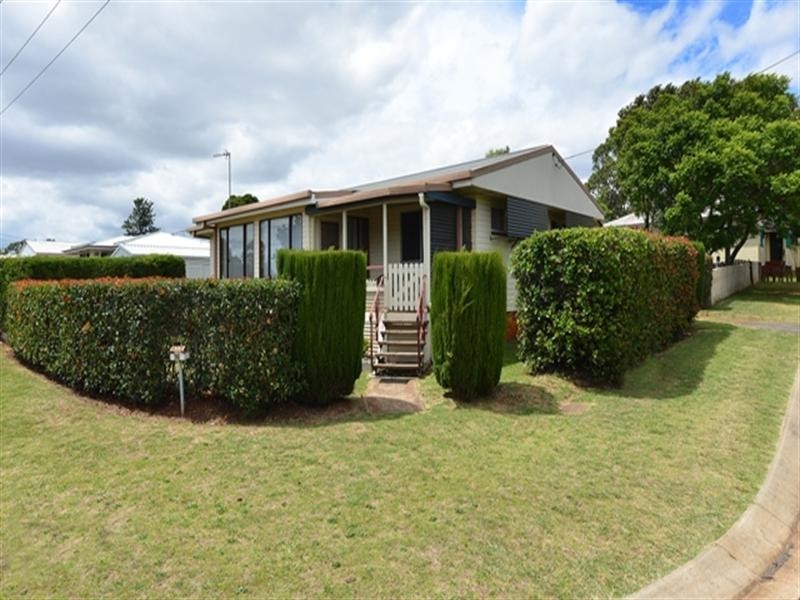20 Hanlon Street, Newtown QLD 4350
