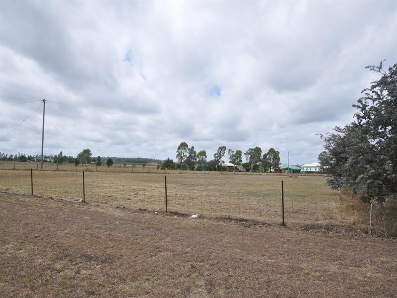 3 Eton Street, Cambooya QLD 4358