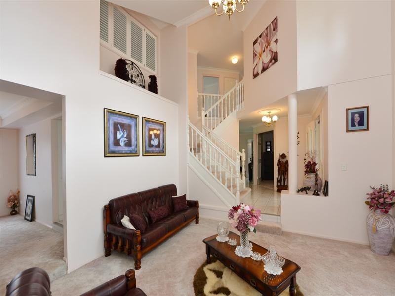 16 Llanwynne Court, Middle Ridge QLD 4350