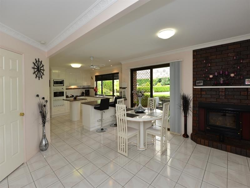 16 Llanwynne Court, Middle Ridge QLD 4350