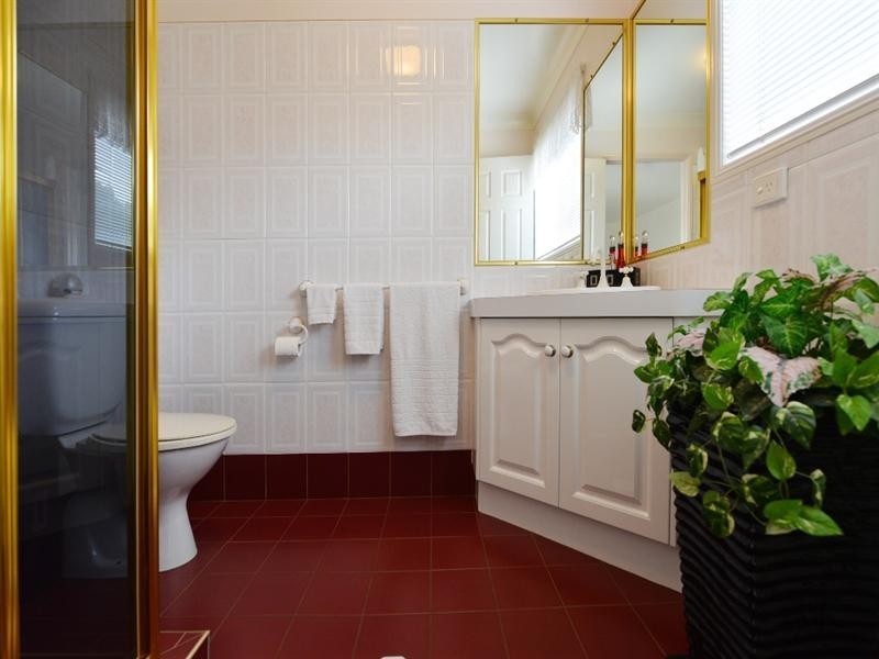 16 Llanwynne Court, Middle Ridge QLD 4350