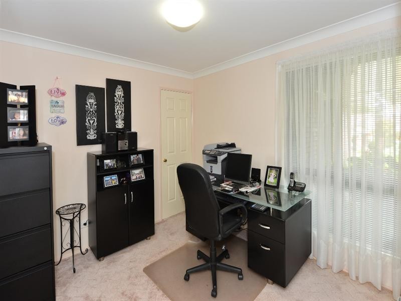 16 Llanwynne Court, Middle Ridge QLD 4350