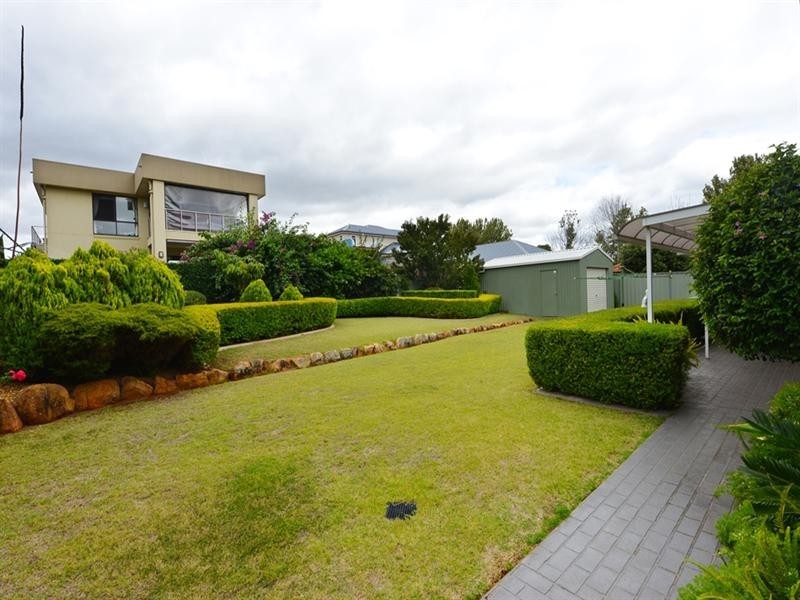 16 Llanwynne Court, Middle Ridge QLD 4350