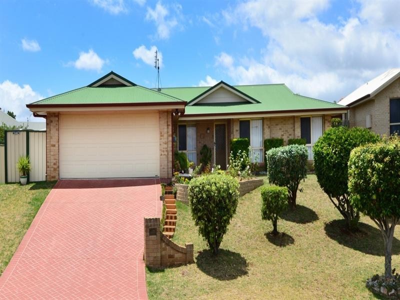 6 Hillcroft Court, Darling Heights QLD 4350