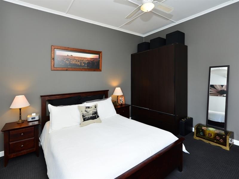 13 Catherine Crescent, Kingsthorpe QLD 4400