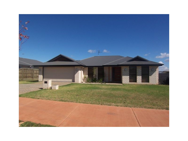 40 Nioka Drive, Highfields QLD 4352