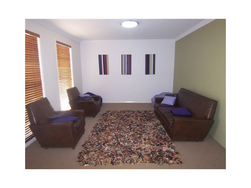 40 Nioka Drive, Highfields QLD 4352