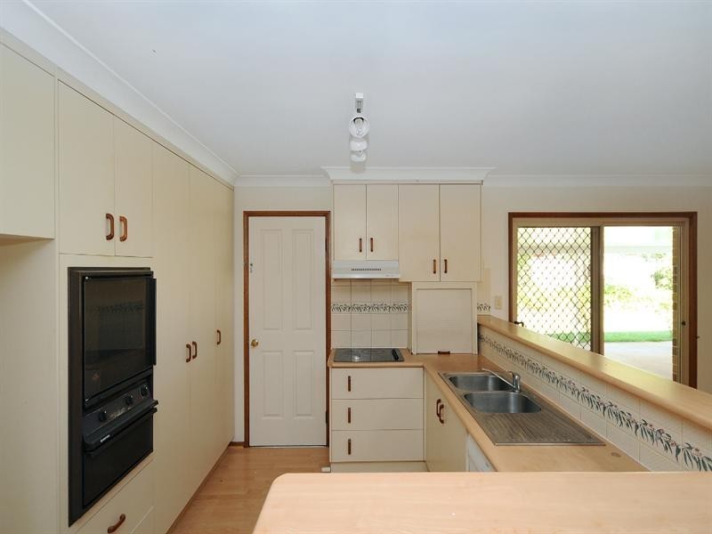 6 Gundry Court, Kearneys Spring QLD 4350