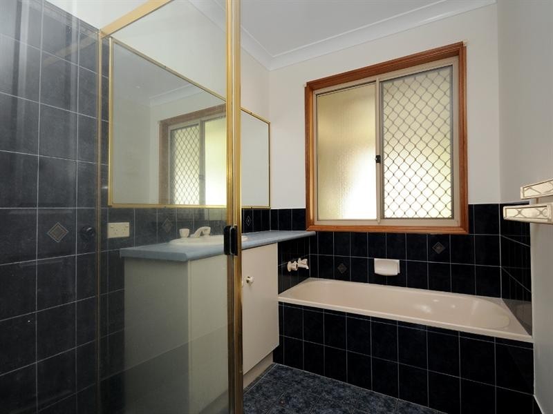 6 Gundry Court, Kearneys Spring QLD 4350