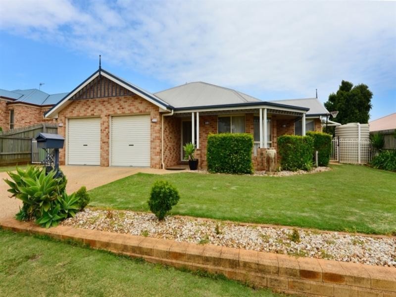 21 Scullin Street, Middle Ridge QLD 4350