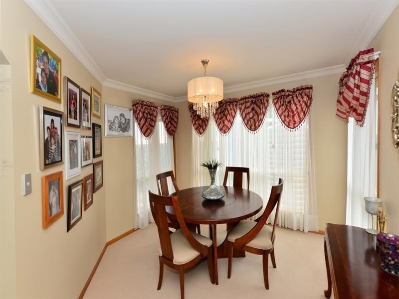 21 Scullin Street, Middle Ridge QLD 4350