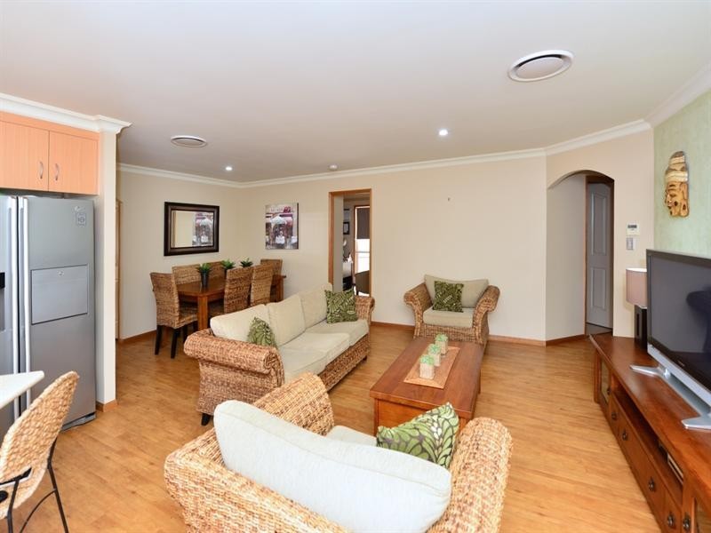 21 Scullin Street, Middle Ridge QLD 4350