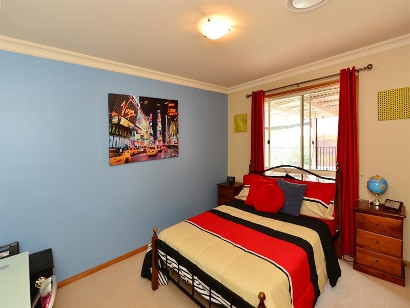 21 Scullin Street, Middle Ridge QLD 4350