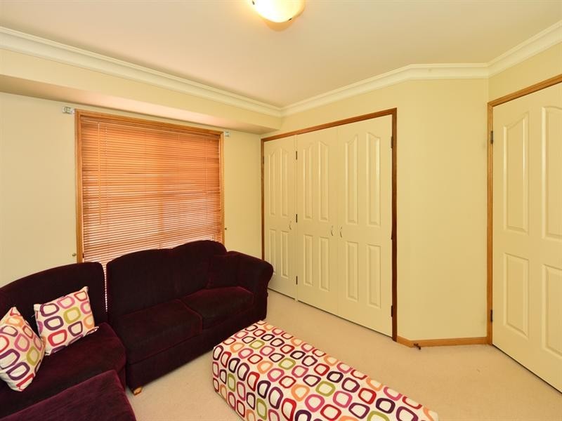 21 Scullin Street, Middle Ridge QLD 4350