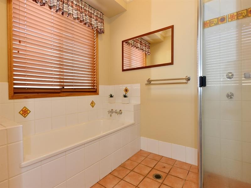 21 Scullin Street, Middle Ridge QLD 4350