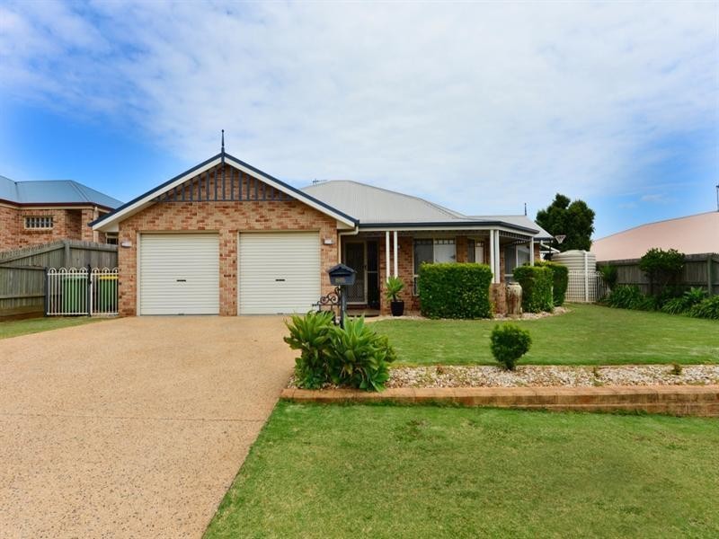 21 Scullin Street, Middle Ridge QLD 4350