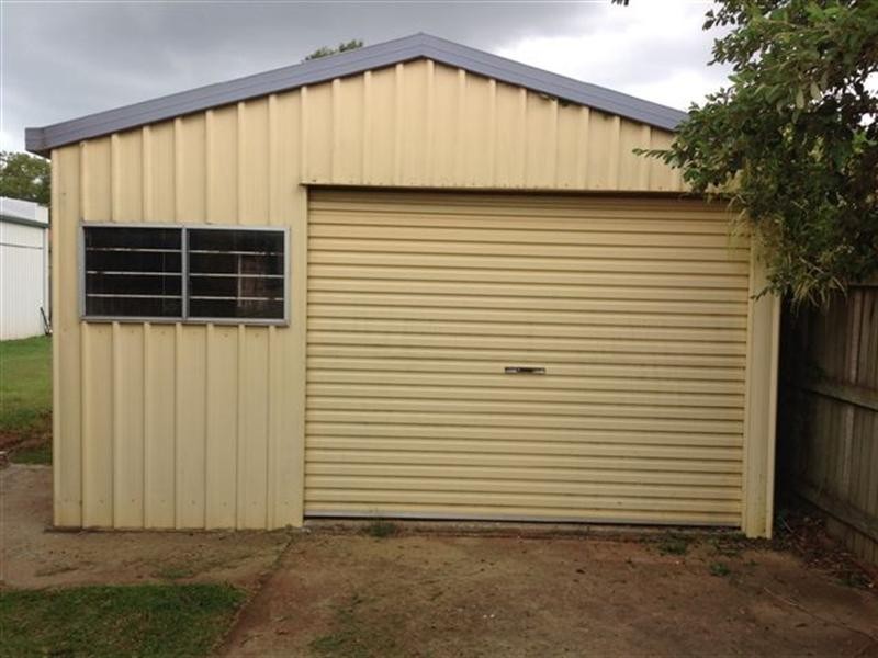 8 Albert Street, Newtown QLD 4350