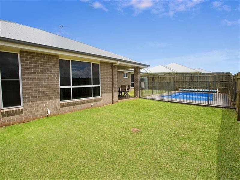 11 Neiwand Street, Kearneys Spring QLD 4350