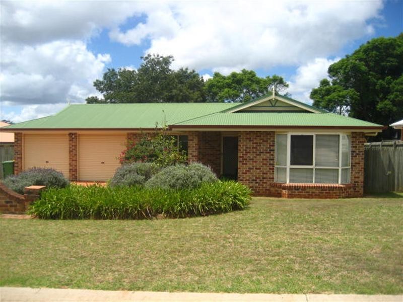 8 Degan Court, Middle Ridge QLD 4350