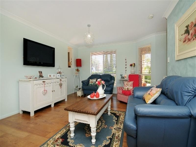 13 Skyline Drive, Blue Mountain Heights QLD 4350