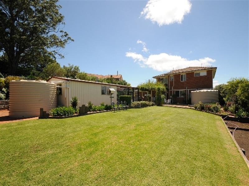 13 Skyline Drive, Blue Mountain Heights QLD 4350