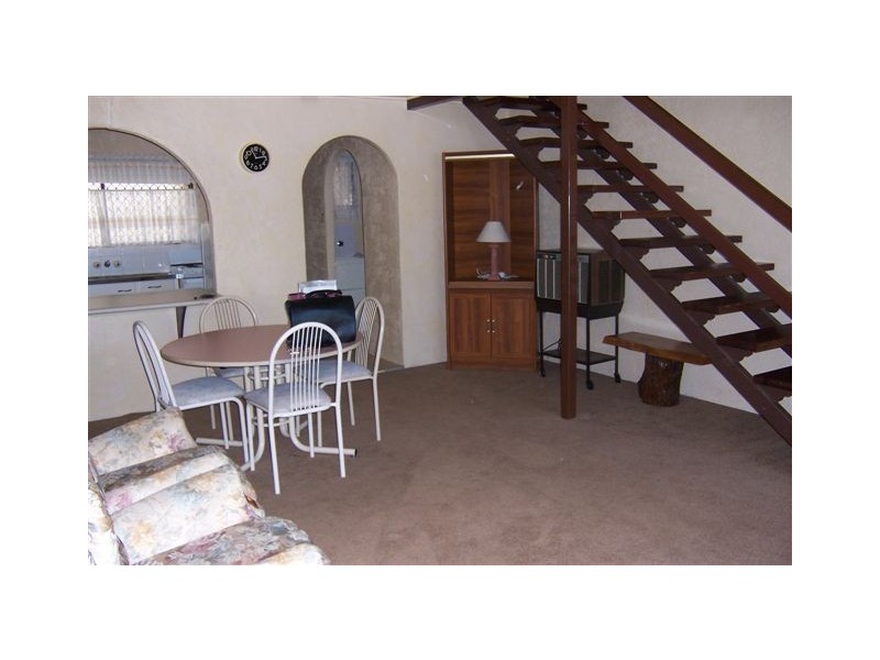 203 Campbell Street, Newtown QLD 4350