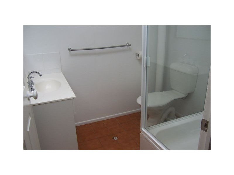 203 Campbell Street, Newtown QLD 4350