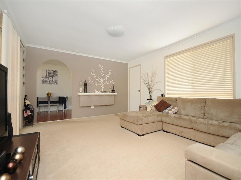 12 Hoffman Street, Kearneys Spring QLD 4350