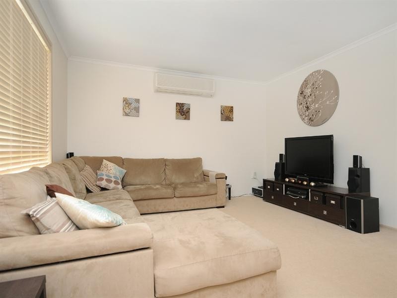 12 Hoffman Street, Kearneys Spring QLD 4350