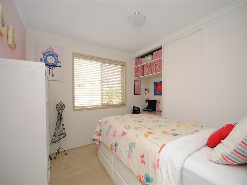 12 Hoffman Street, Kearneys Spring QLD 4350