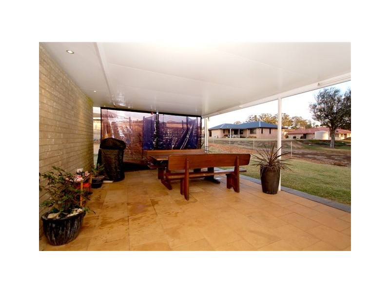 9 Angus Street, Highfields QLD 4352