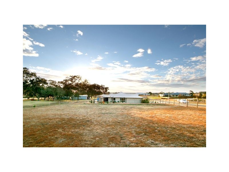 9 Angus Street, Highfields QLD 4352