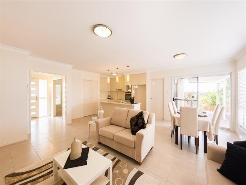 326 Ramsay Street, Middle Ridge QLD 4350